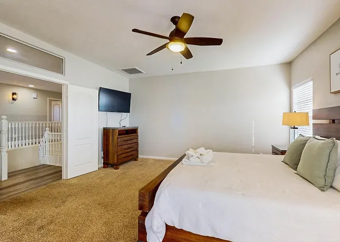 Desert Ridge Retreat