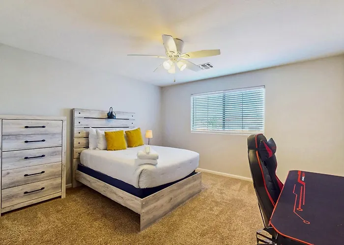 Desert Ridge Retreat *