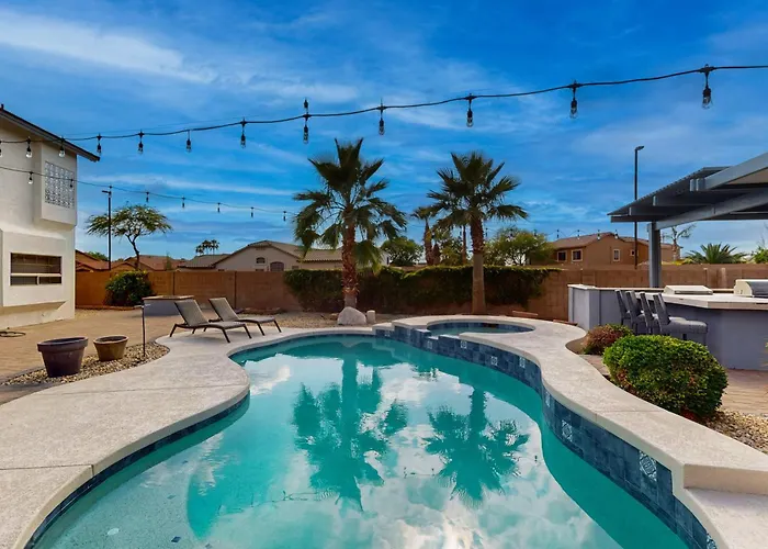 Desert Ridge Retreat *